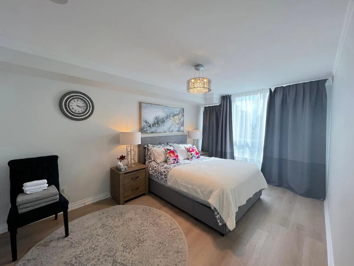 Apartment Spacious 3 Bd In The Centre Of North York, High Floor, Balcony, Free Wifi And Parking Subway Toronto