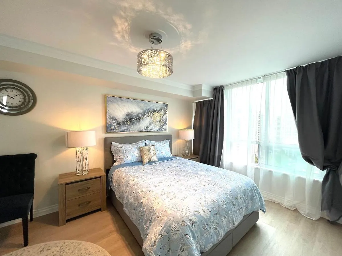 Spacious 3 Bd In The Centre Of North York, High Floor, Balcony, Free Wifi And Parking Subway Toronto Canada