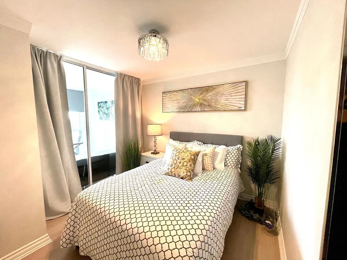 Spacious 3 Bd In The Centre Of North York, High Floor, Balcony, Free Wifi And Parking Subway Toronto 0*,  Canada